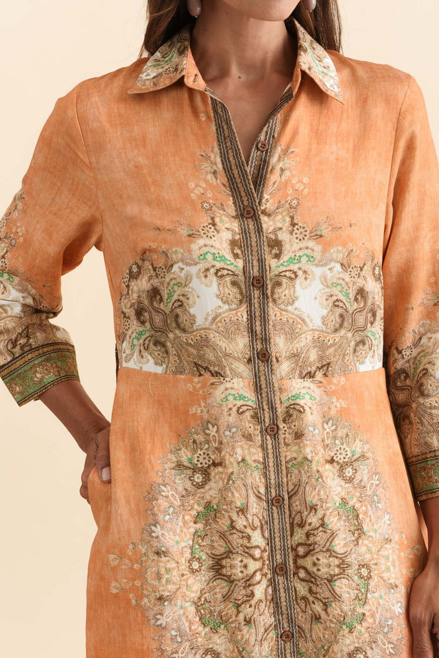 alt text|model:Cara image 6