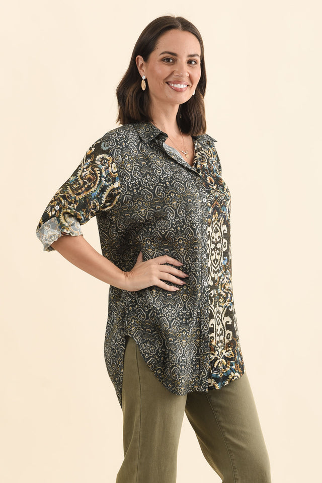 Goda Forest Green Motif Button Shirt,Brunette model,alt text|model:MJ image 5