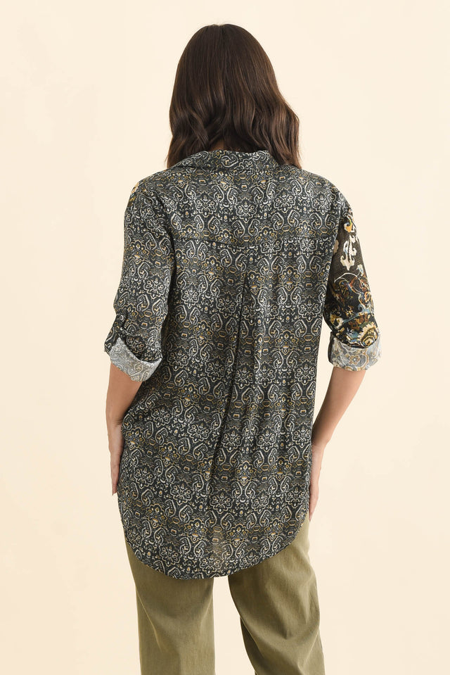 Goda Forest Green Motif Button Shirt,Brunette model,alt text|model:MJ image 6