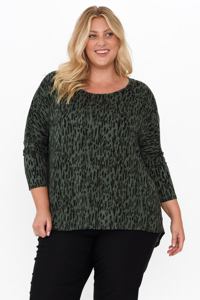 plus-size,curve-tops,plus-size-sleeved-tops image 7