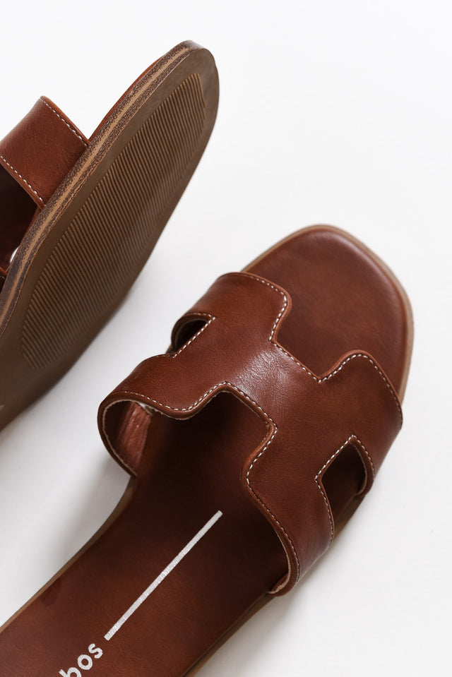 Hacette Cognac Cut Out Slide