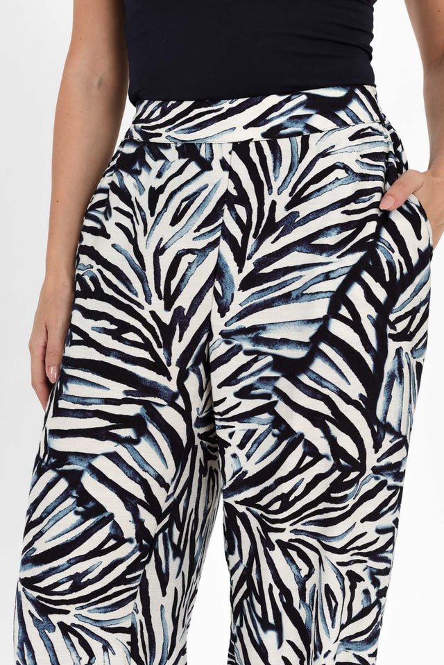 alt text|model:MJ image 6