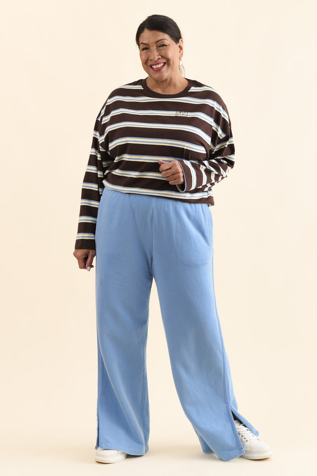 Classic Blue Cotton Split Sweatpants,Full Body,Brunette model,alt text|model:Pilita image 6
