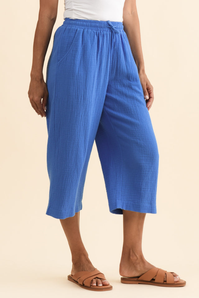 alt text|model:Cara image 4