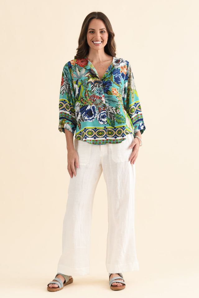 Hastings Green Floral Top,Full Body,Brunette model,alt text|model:MJ