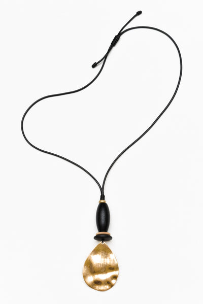 Hildy Black Pendant Necklace