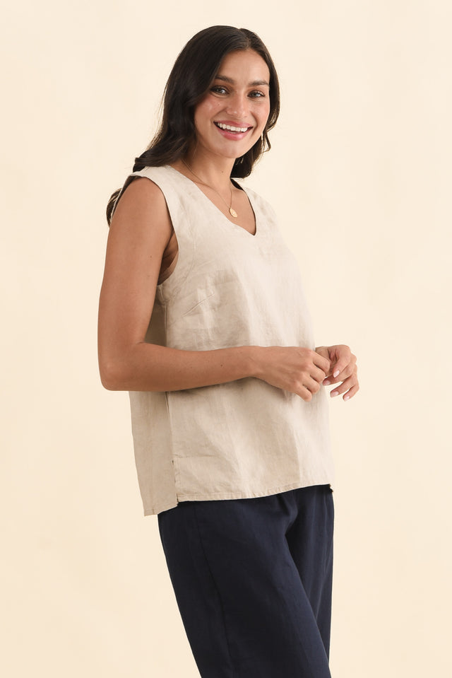 Inez Beige Linen Tank,Brunette model,alt text|model:Brontie image 4