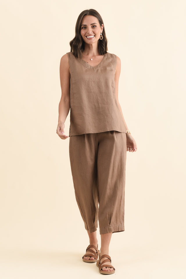 Lassie Mocha Linen Barrel Pants,Brunette model,alt text|model:MJ image 7