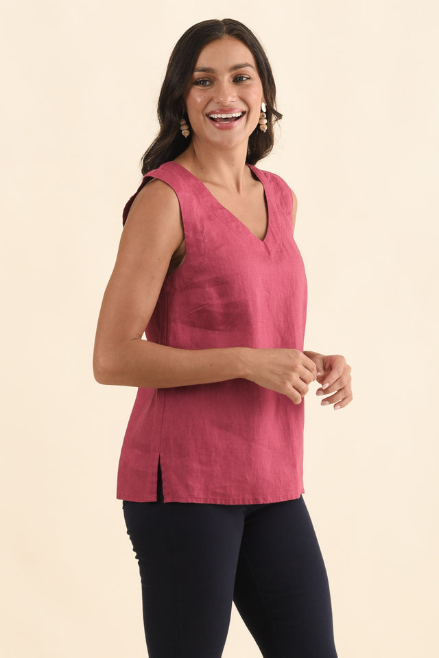 Inez Pink Linen Tank,Brunette model,alt text|model:Brontie image 3