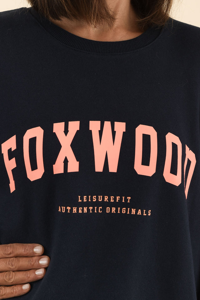 Interval Navy Crewneck Sweatshirt,Detail,Brunette model,alt text|model:Cara image 7