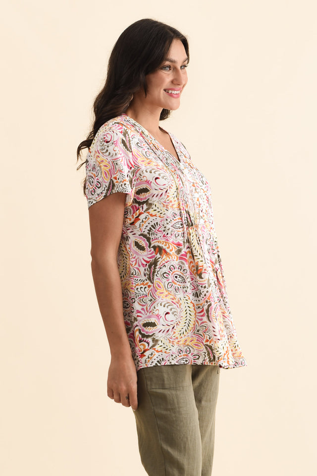 alt text|model:Brontie image 3