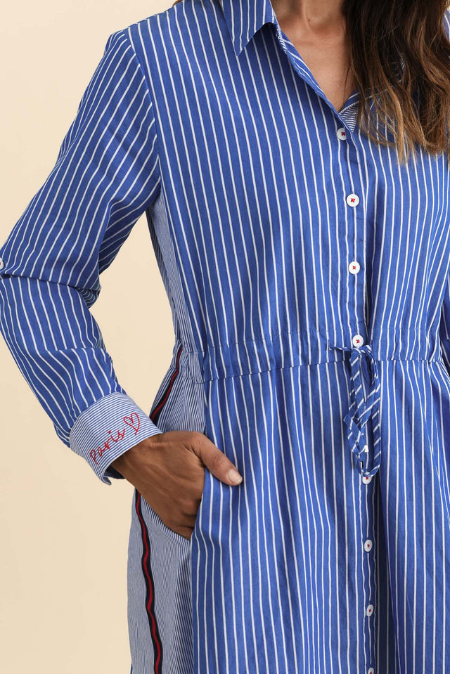 alt text|model:Cara image 5