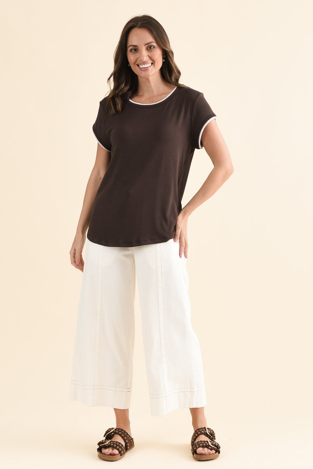Izzy Chocolate Contrast Trim Tee,Full Body,Brunette model,alt text|model:MJ image 2