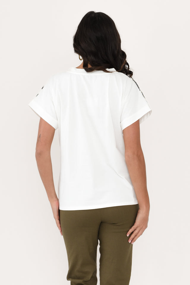 alt text|model:Brontie image 5