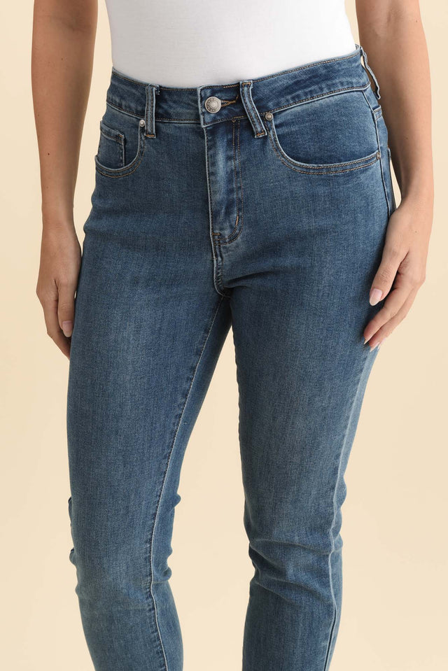 alt text|model:MJ image 5