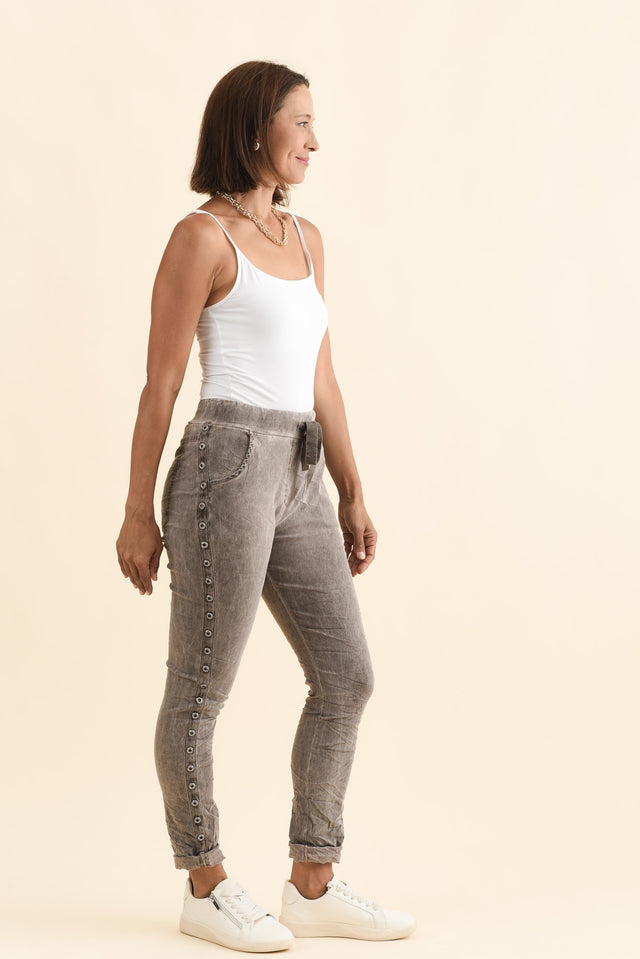 Jaya Mocha Drawstring Pants,Brunette model,alt text|model:Cara image 3