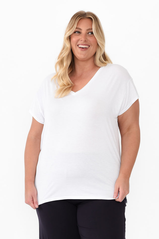 plus-size,curve-basics,curve-tops,plus-size-basic-tops,alt text|model:Caitlin