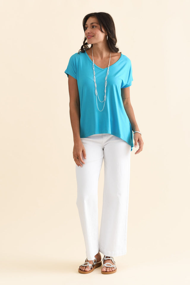 alt text|model:Brontie image 3