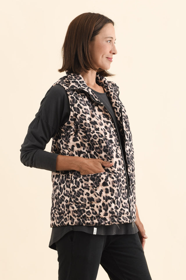 Johnny Brown Leopard Puffer Vest,Brunette model,alt text|model:Cara image 4