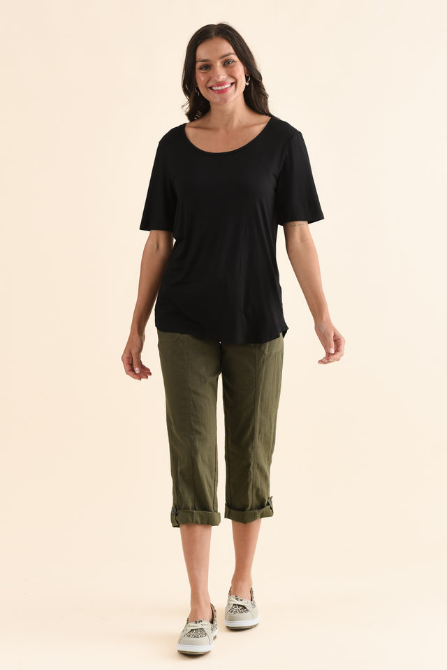Josephine Black Scoop Neck Tee,Full Body,Brunette model,alt text|model:Brontie image 6