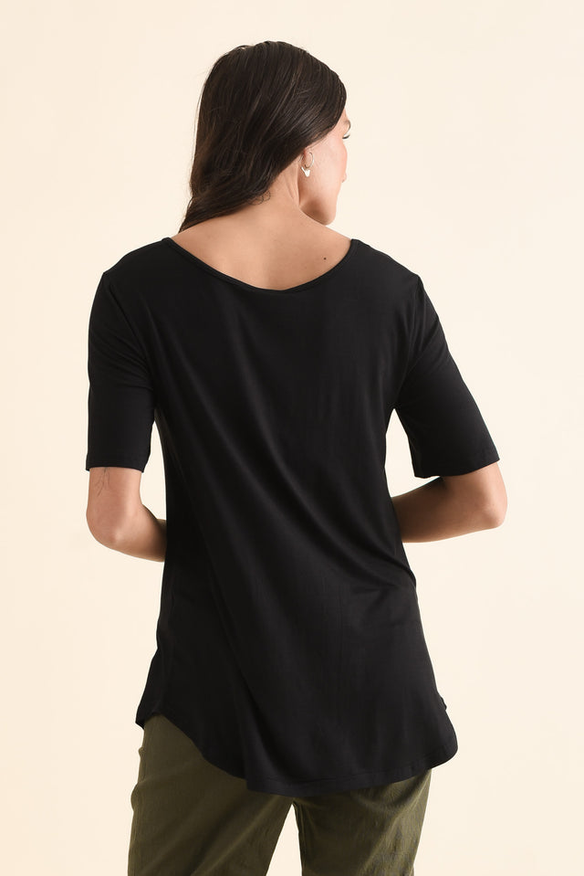 Josephine Black Scoop Neck Tee,Back,Brunette model,alt text|model:Brontie image 4