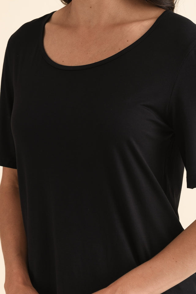 Josephine Black Scoop Neck Tee,Detail,Brunette model,alt text|model:Brontie image 5
