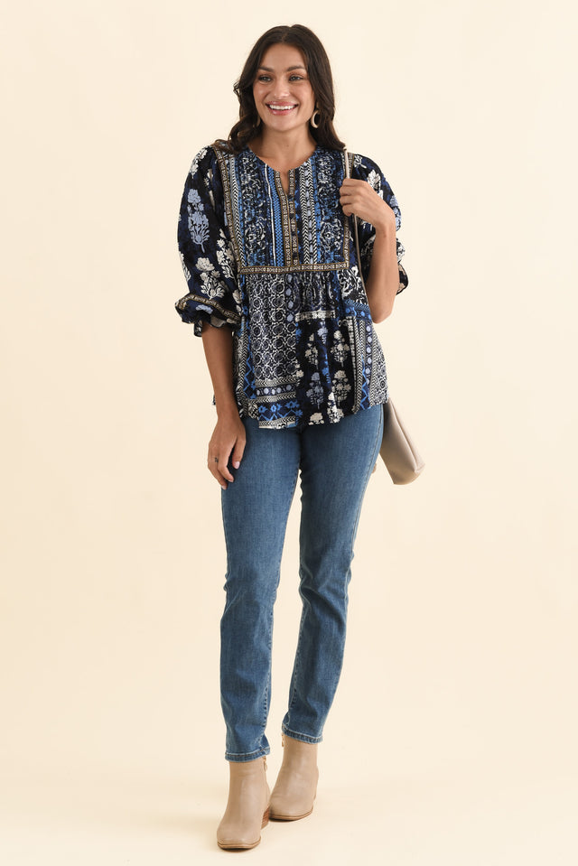 alt text|model:Brontie image 2