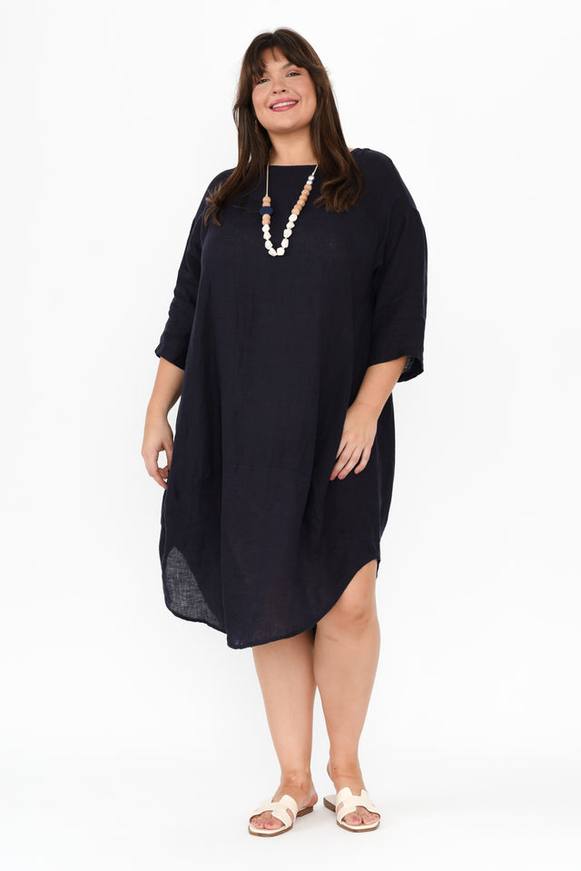 plus-size,curve-dresses,plus-size-midi-dresses,plus-size-batwing-dresses,plus-size-linen-dresses,alt text|model:Gabby