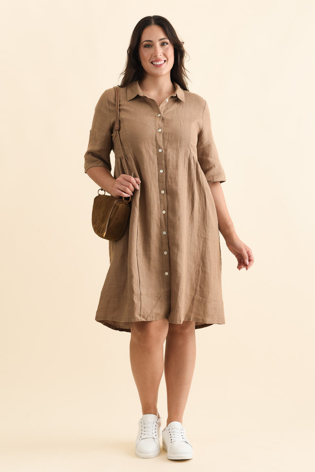 alt text|model:Emilia image 9