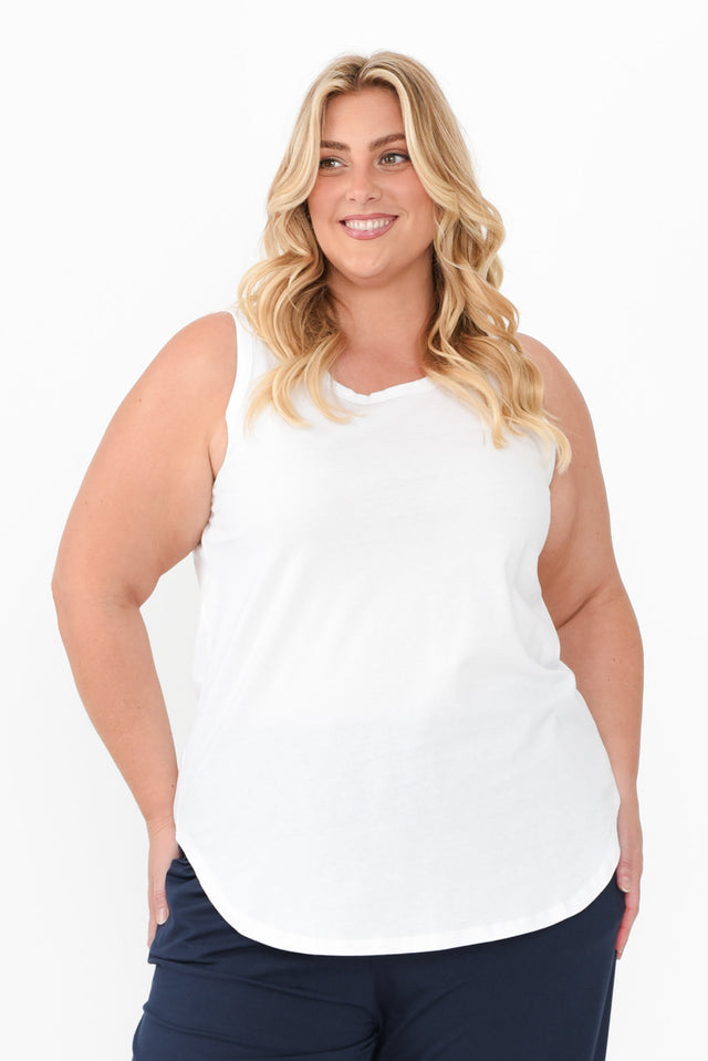 plus-size,curve-basics,curve-tops,plus-size-sleeveless-tops,plus-size-cotton-tops,plus-size-basic-tops,alt text|model:Caitlin