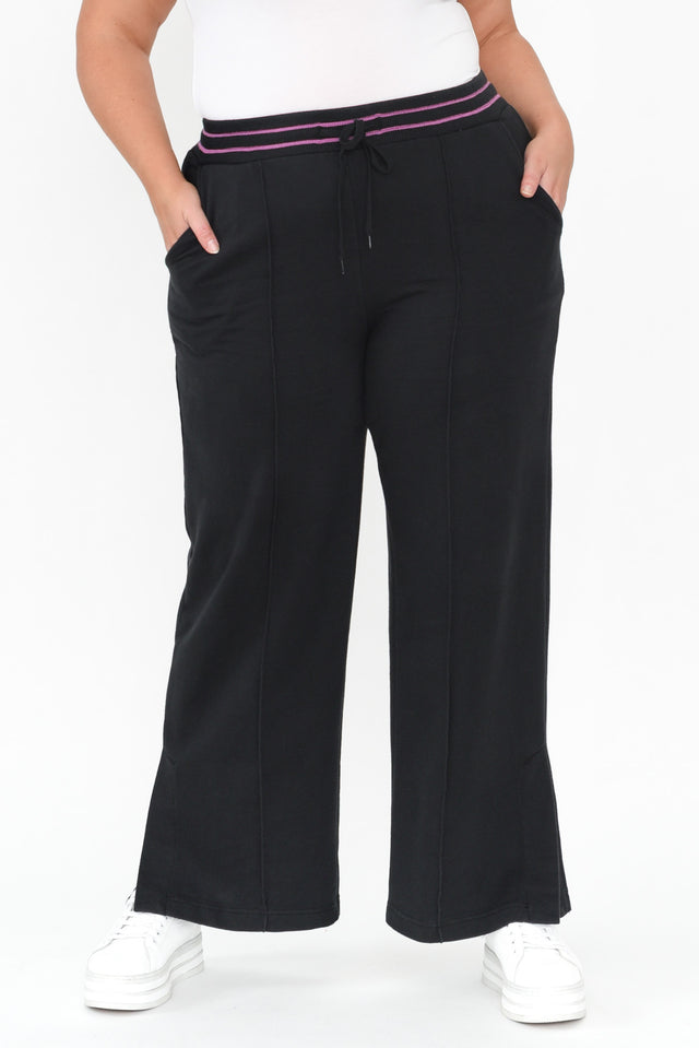 plus-size,curve-bottoms,plus-size-pants,alt text|model:Caitlin;wearing:XXL