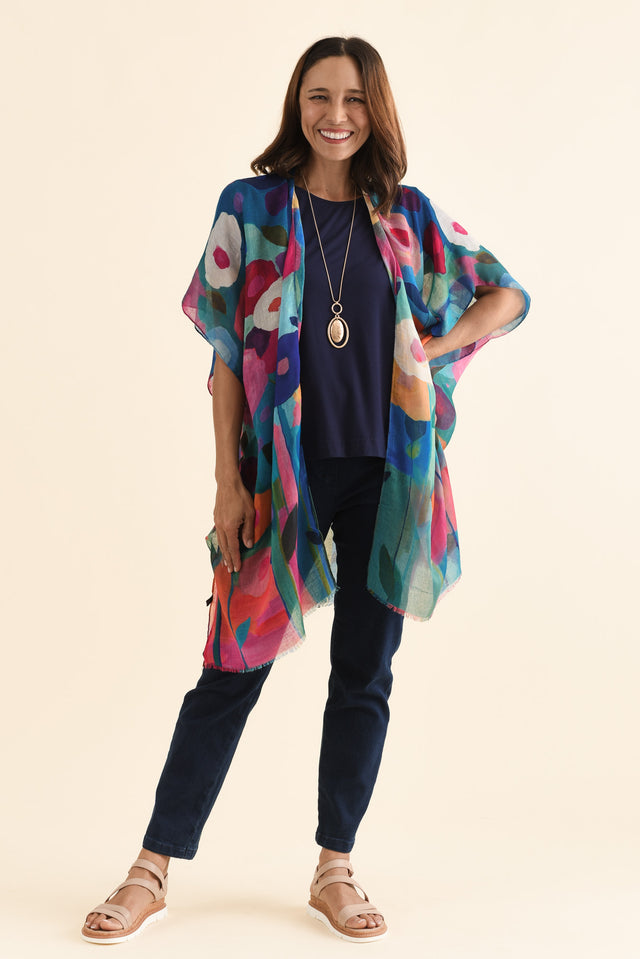 Kyle Blue Floral Kimono,Full Body,Brunette model,alt text|model:Cara image 2