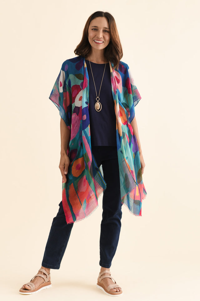 Kyle Blue Floral Kimono,Full Body,Brunette model,alt text|model:Cara image 6