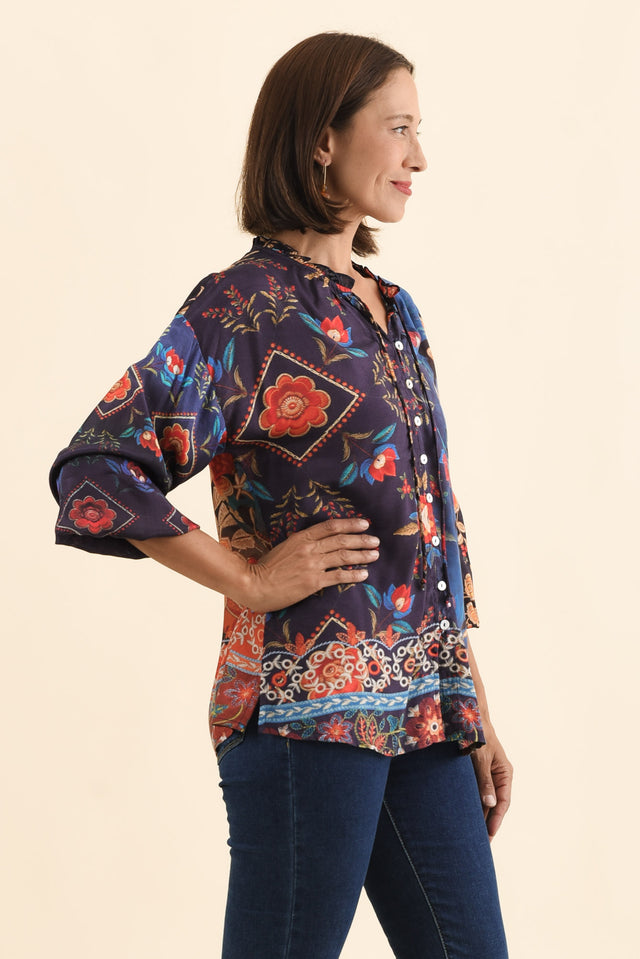 Laria Navy Botanical Button Top,Brunette model,alt text|model:Cara image 4