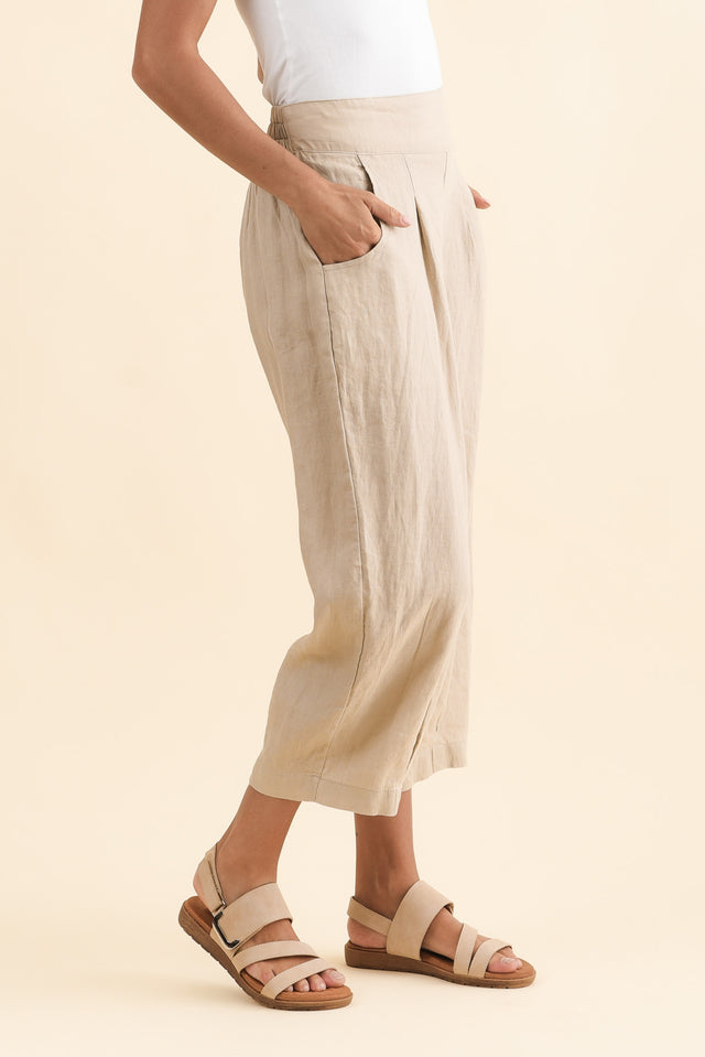 Lassie Beige Linen Barrel Pants,Brunette model,alt text|model:Brontie image 3