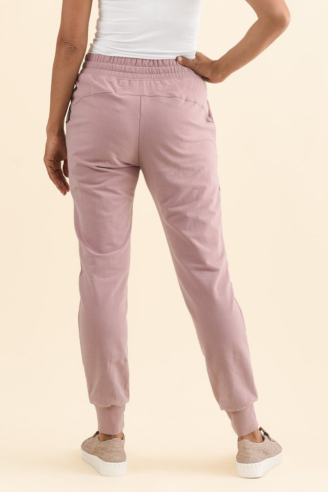 Lazy Days Blush Sweatpants,Brunette model,alt text|model:Cara image 5