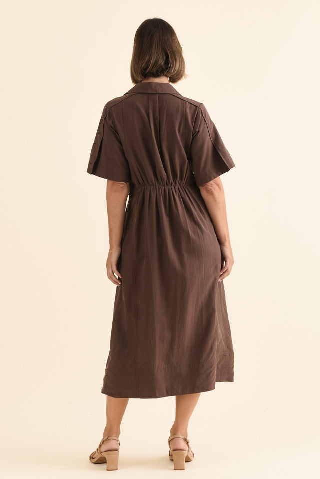Leo Chocolate Shirt Dress,Back,Brunette model,alt text|model:Laura image 4