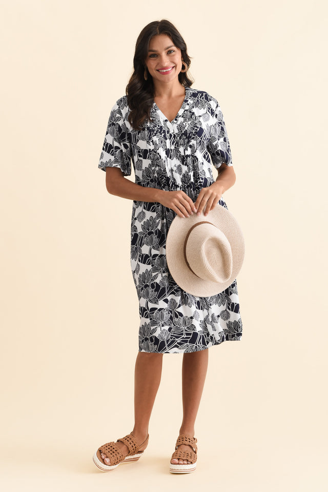 alt text|model:Brontie