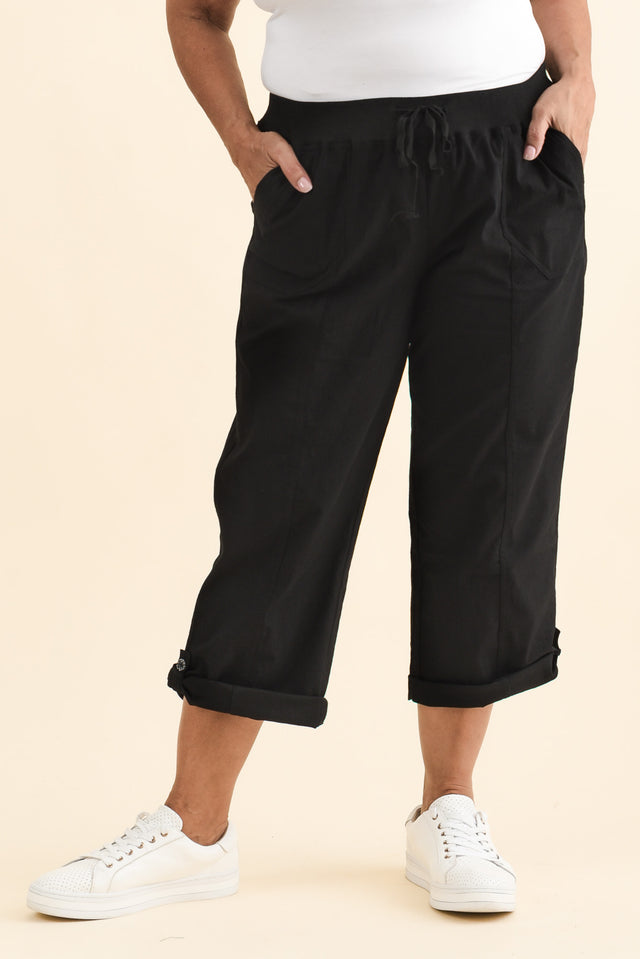 Lindsay Black 7/8 Cargo Pants,Brunette model,alt text|model:Pilita image 9