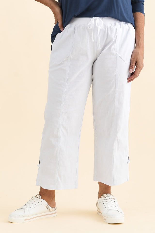 Lindsay White 7/8 Cargo Pants,Brunette model,alt text|model:Pilita image 9