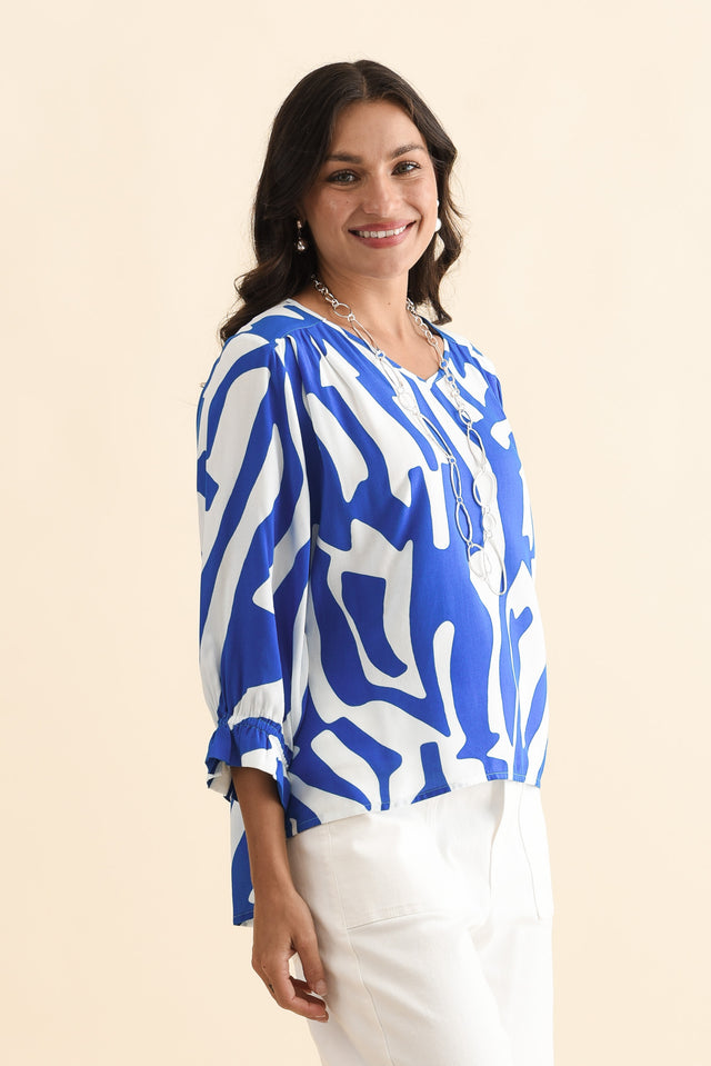 Lourdes Blue Geo Frill Sleeve Top,Brunette model,alt text|model:Brontie image 4