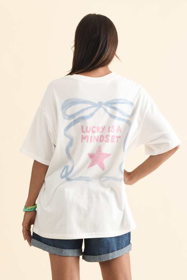 alt text|model:Cara image 5