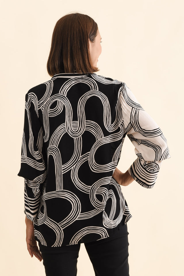 Lucy Black Contrast Collared Shirt,Brunette model,alt text|model:Cara image 5