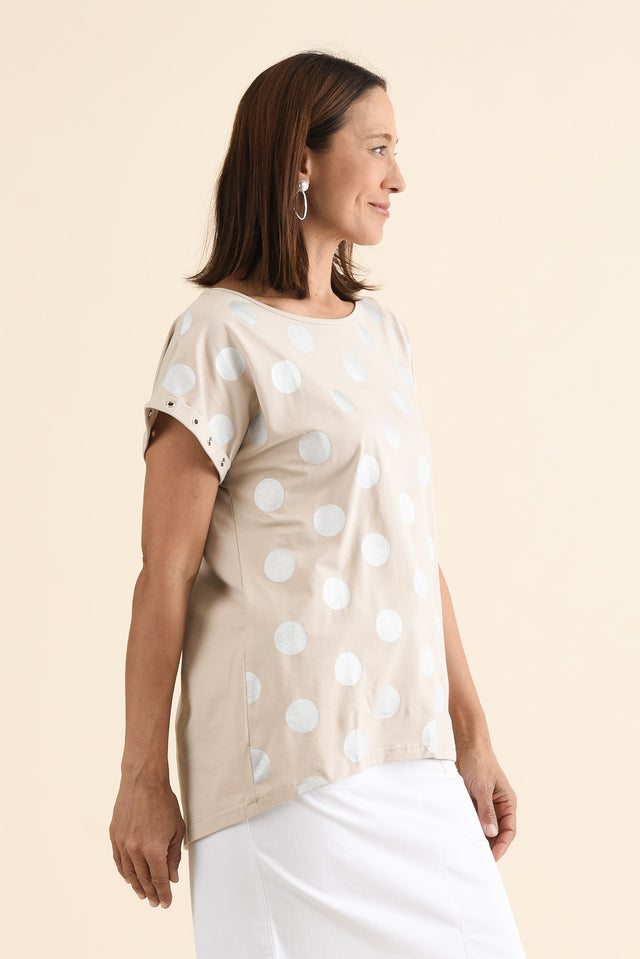 Lumi Natural Foil Spot Cotton Tee,Side,Brunette model,alt text|model:Cara image 4