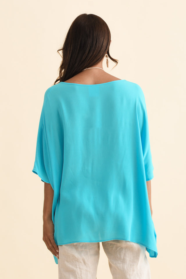 alt text|model:Cara image 5