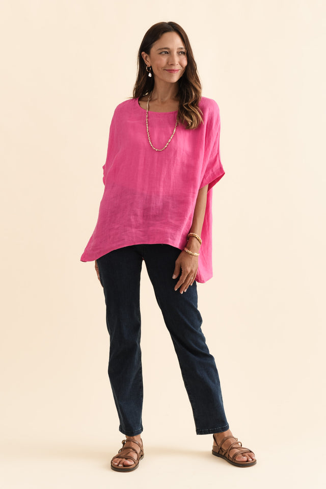 alt text|model:Cara image 4