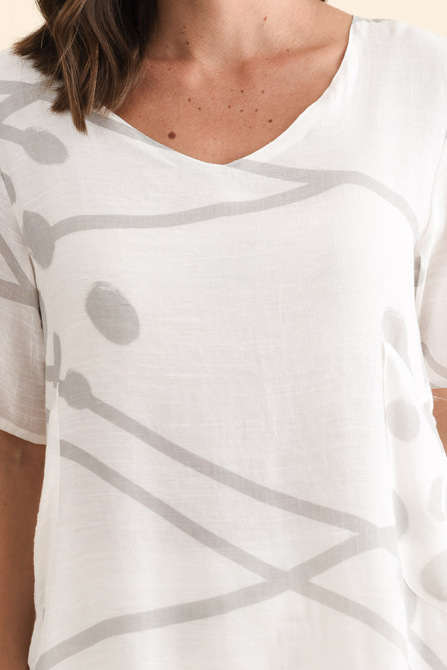 alt text|model:MJ image 5