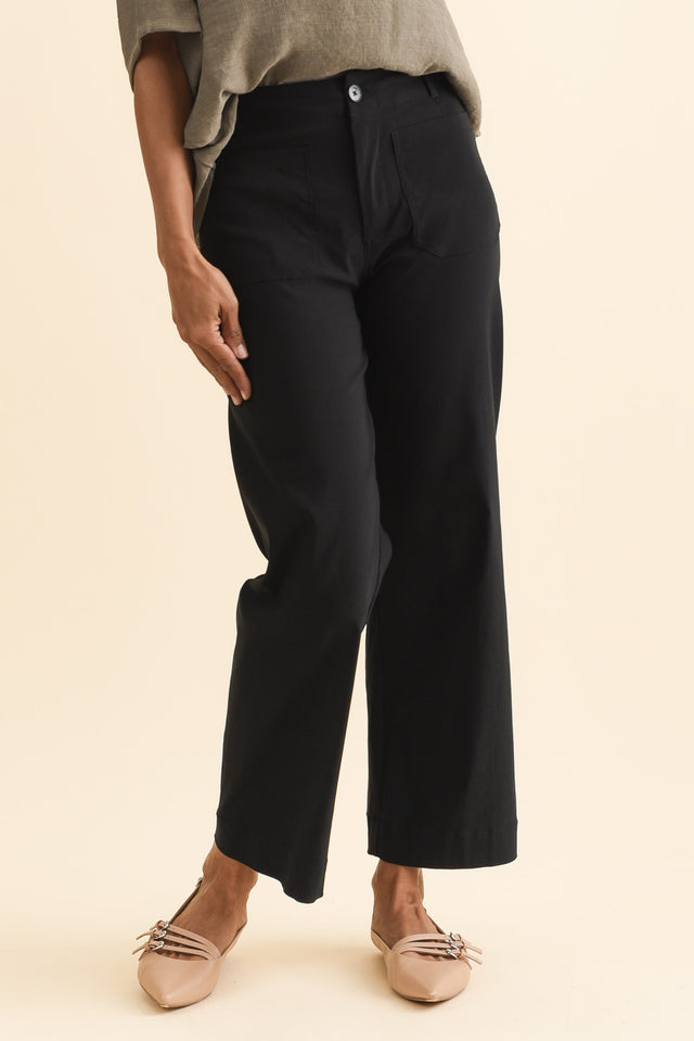 alt text|model:Cara image 1