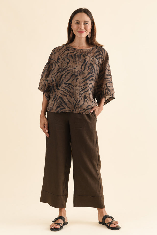 Cady Chocolate Linen Pants,Full Body,Brunette model,alt text|model:Cara image 6