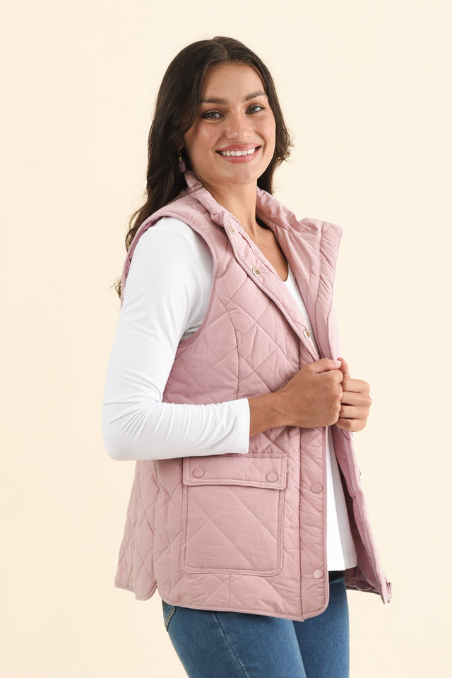 Max Pink Quilted Pocket Vest,Brunette model,alt text|model:Brontie image 5